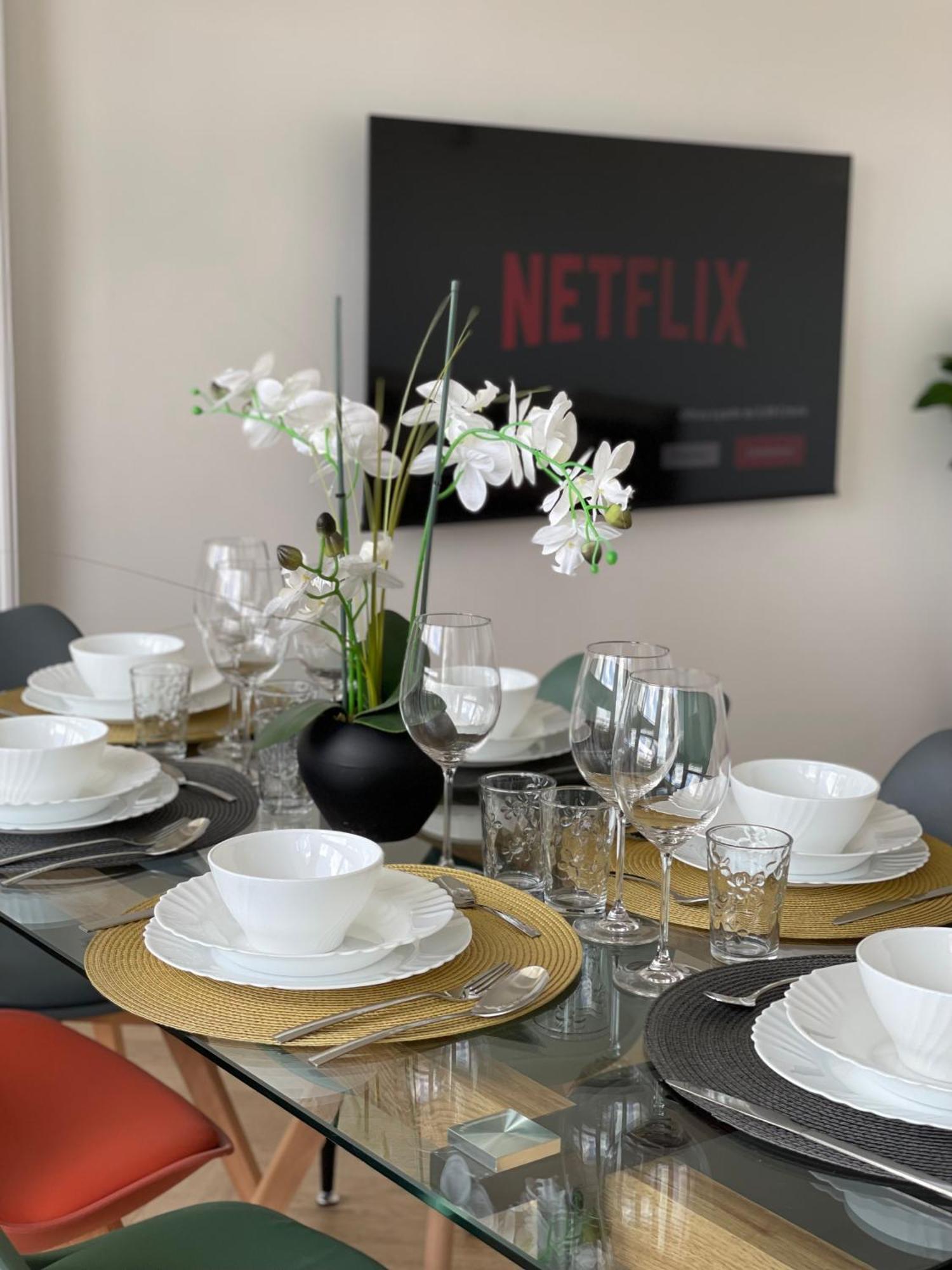 Paris Pantin Magnifique Appartement 4 Pieces De 108M2 Avec 2 Parking Interieur - Tres Cosy Pour 1 A 12 Personnes - Entierement Refait A Neuf Entire Apartment Luxurious And Warm - Pantin Paris 19 Eme Free Wifi Gratuit Kültér fotó