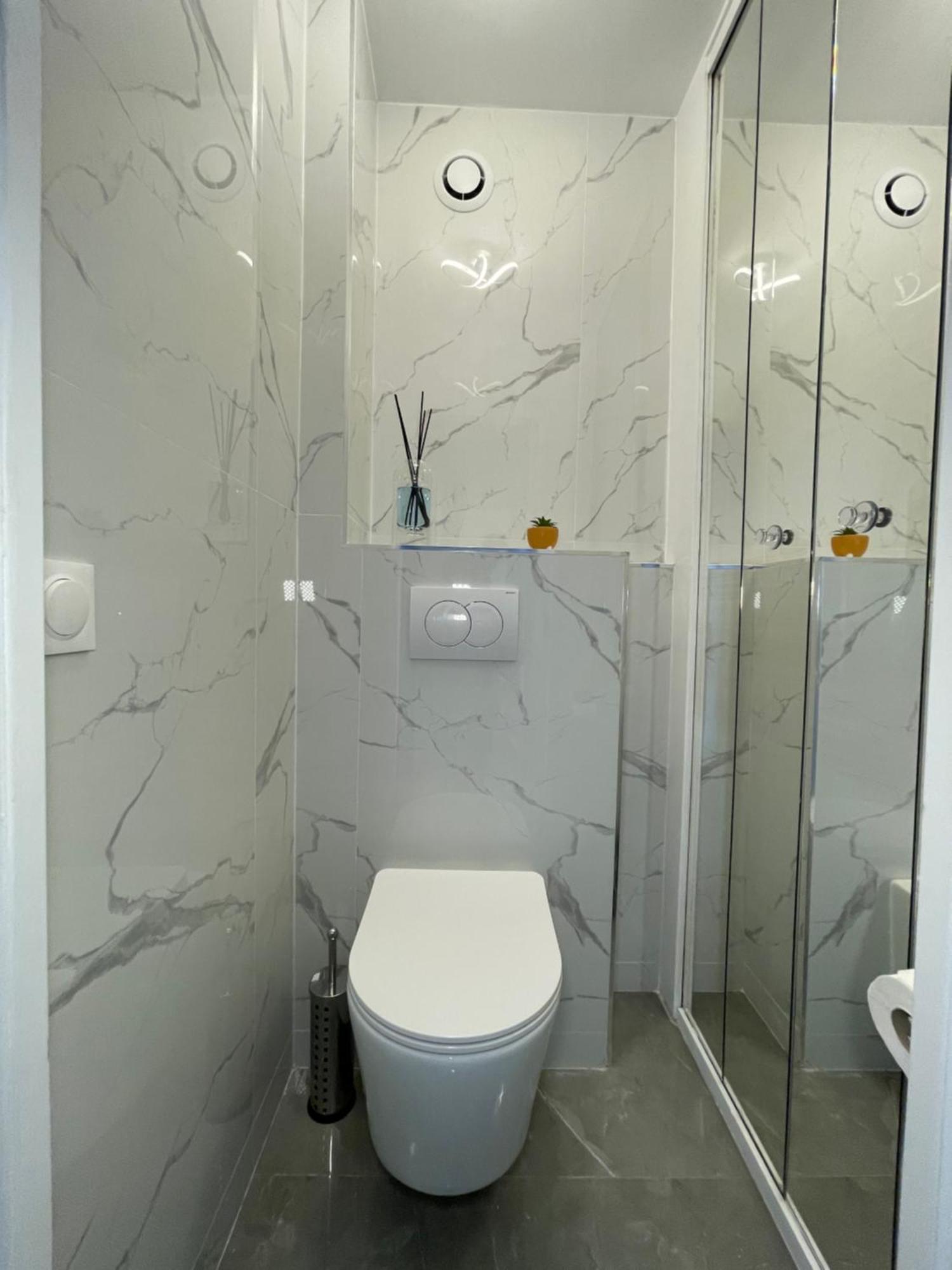 Paris Pantin Magnifique Appartement 4 Pieces De 108M2 Avec 2 Parking Interieur - Tres Cosy Pour 1 A 12 Personnes - Entierement Refait A Neuf Entire Apartment Luxurious And Warm - Pantin Paris 19 Eme Free Wifi Gratuit Kültér fotó