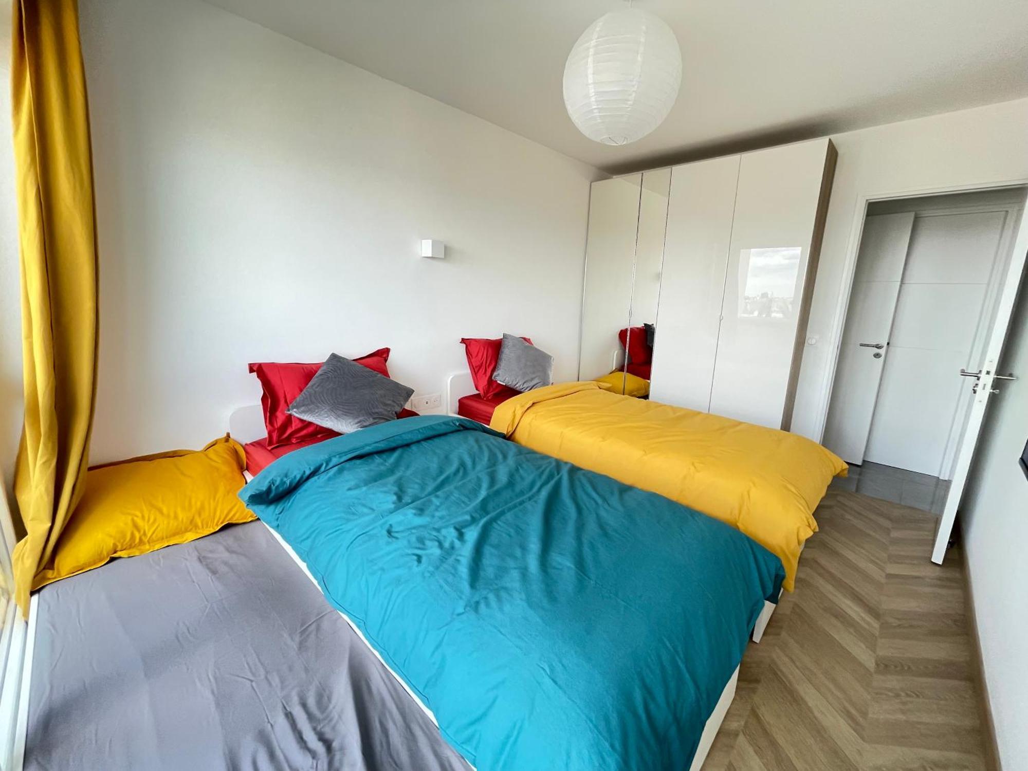 Paris Pantin Magnifique Appartement 4 Pieces De 108M2 Avec 2 Parking Interieur - Tres Cosy Pour 1 A 12 Personnes - Entierement Refait A Neuf Entire Apartment Luxurious And Warm - Pantin Paris 19 Eme Free Wifi Gratuit Kültér fotó