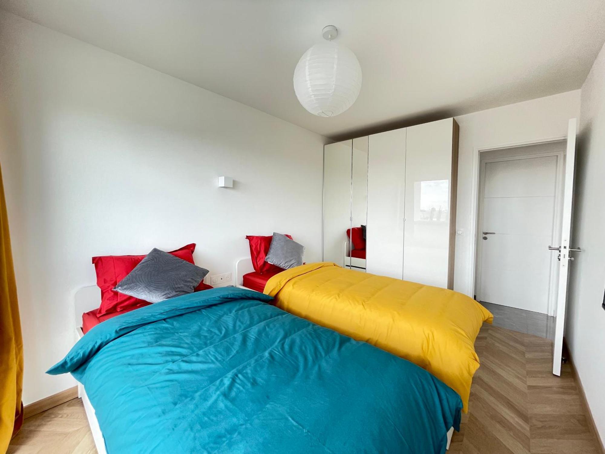 Paris Pantin Magnifique Appartement 4 Pieces De 108M2 Avec 2 Parking Interieur - Tres Cosy Pour 1 A 12 Personnes - Entierement Refait A Neuf Entire Apartment Luxurious And Warm - Pantin Paris 19 Eme Free Wifi Gratuit Kültér fotó