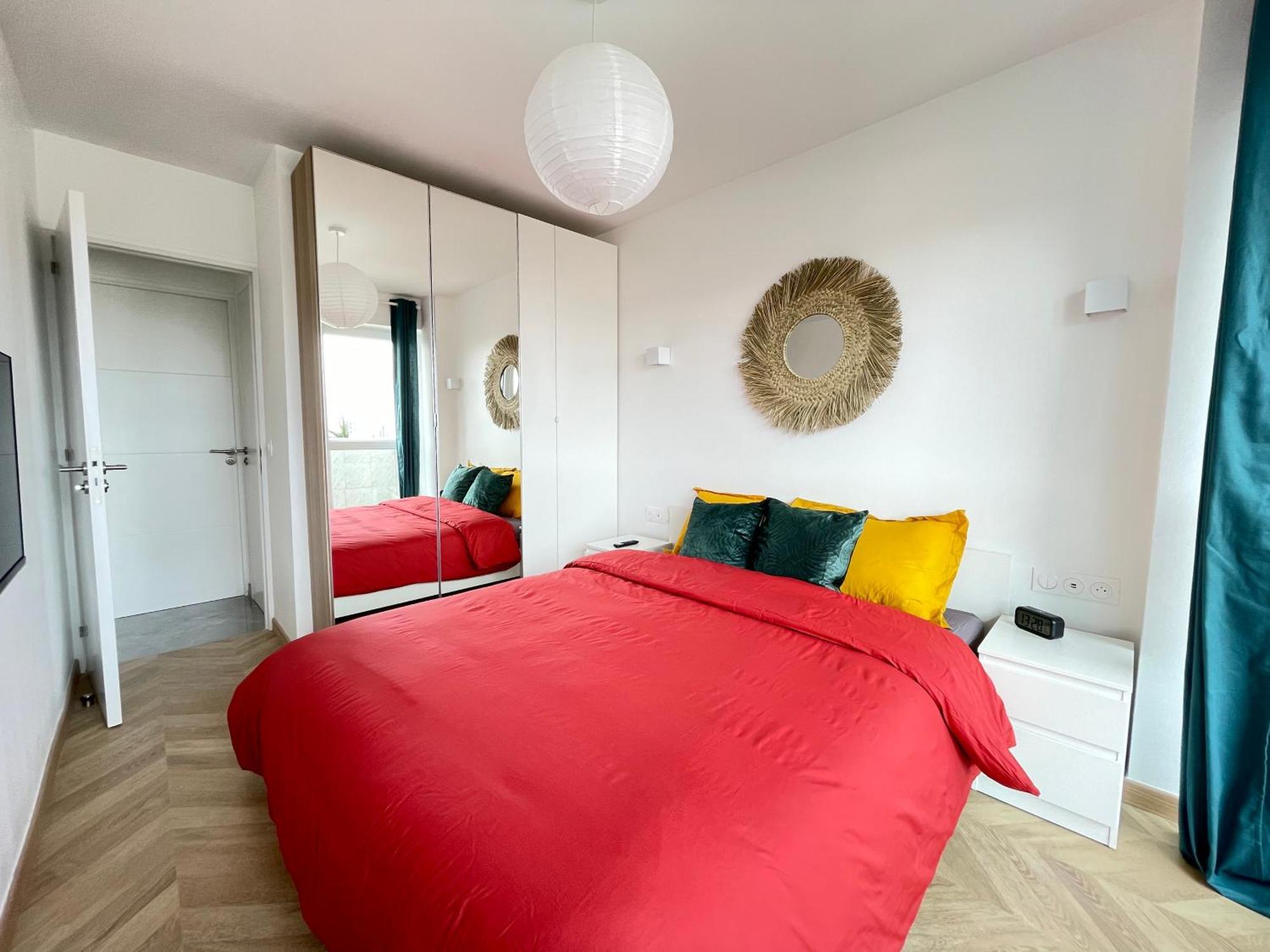 Paris Pantin Magnifique Appartement 4 Pieces De 108M2 Avec 2 Parking Interieur - Tres Cosy Pour 1 A 12 Personnes - Entierement Refait A Neuf Entire Apartment Luxurious And Warm - Pantin Paris 19 Eme Free Wifi Gratuit Kültér fotó
