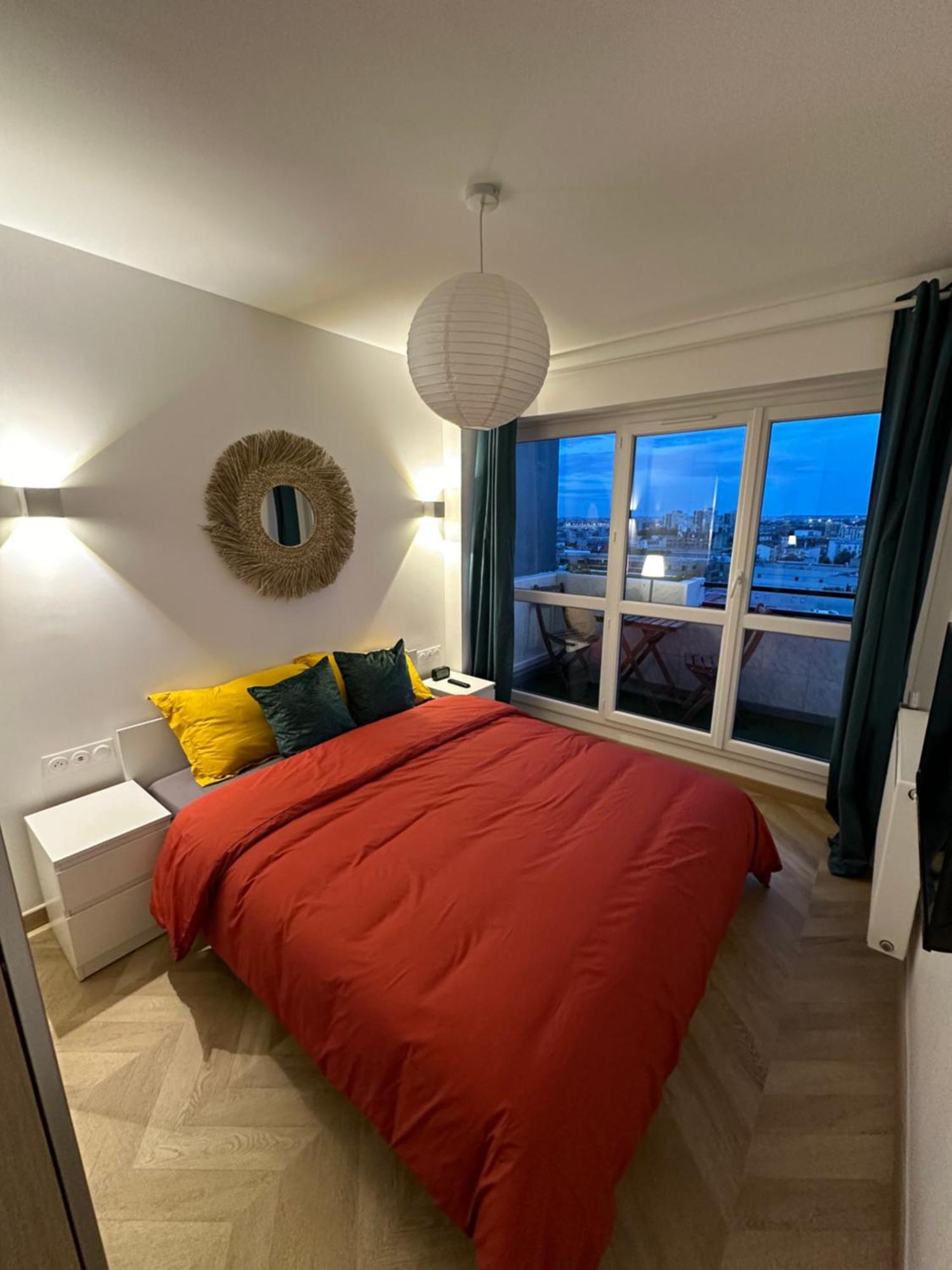 Paris Pantin Magnifique Appartement 4 Pieces De 108M2 Avec 2 Parking Interieur - Tres Cosy Pour 1 A 12 Personnes - Entierement Refait A Neuf Entire Apartment Luxurious And Warm - Pantin Paris 19 Eme Free Wifi Gratuit Kültér fotó