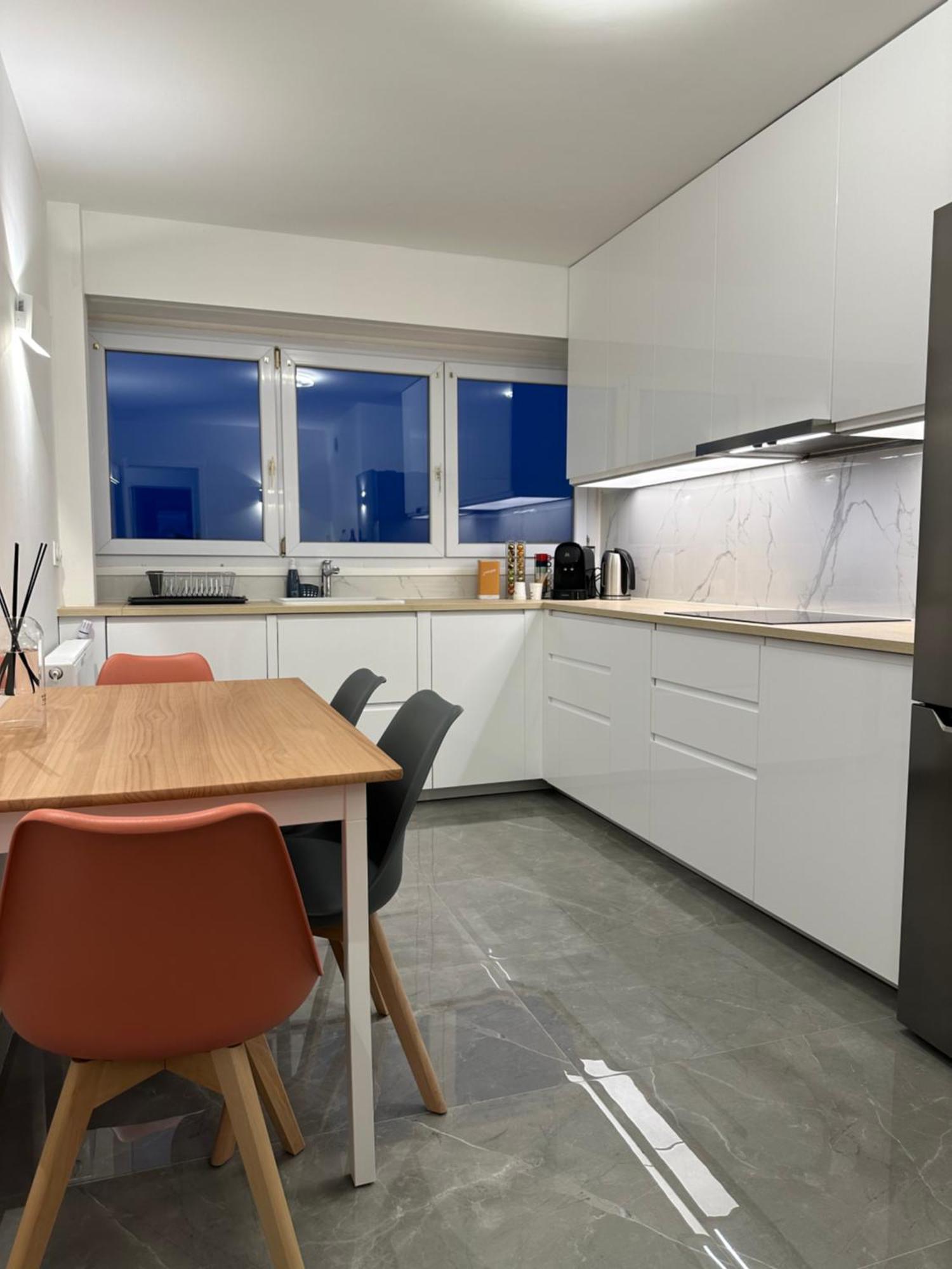 Paris Pantin Magnifique Appartement 4 Pieces De 108M2 Avec 2 Parking Interieur - Tres Cosy Pour 1 A 12 Personnes - Entierement Refait A Neuf Entire Apartment Luxurious And Warm - Pantin Paris 19 Eme Free Wifi Gratuit Kültér fotó